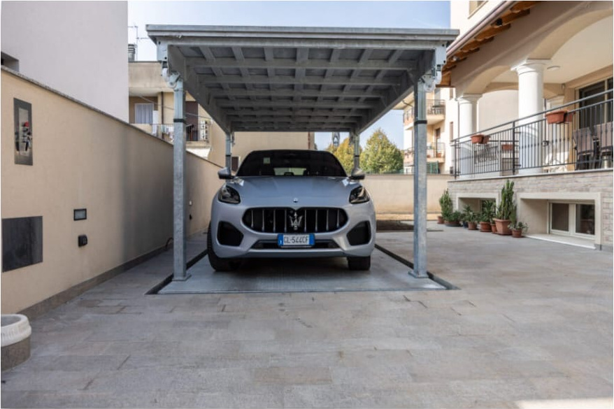 Piattaforma elevatrice per auto